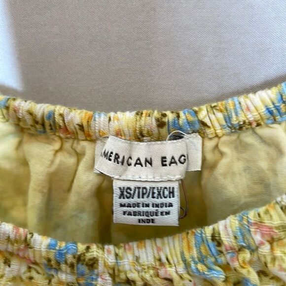 American Eagle Flowered Crop Top. Size XS. - Picture 3 of 8